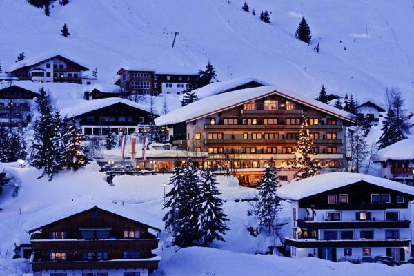 Plattenhof 4*
