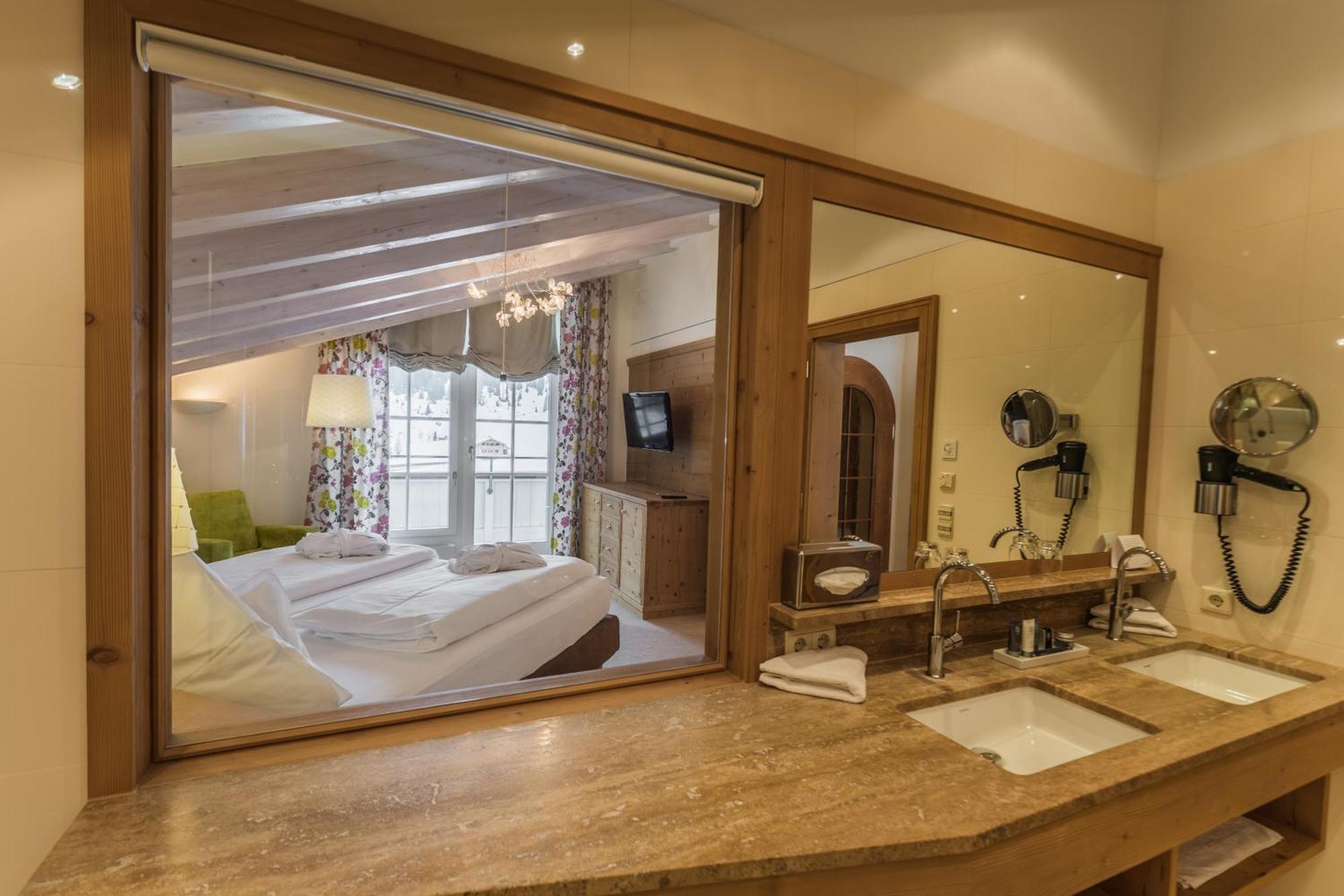 Plattenhof 4*